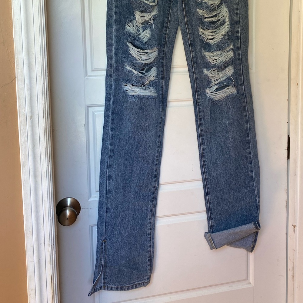 🆕 PrettyLittleThing Distressed Jeans - Picture 12 of 12